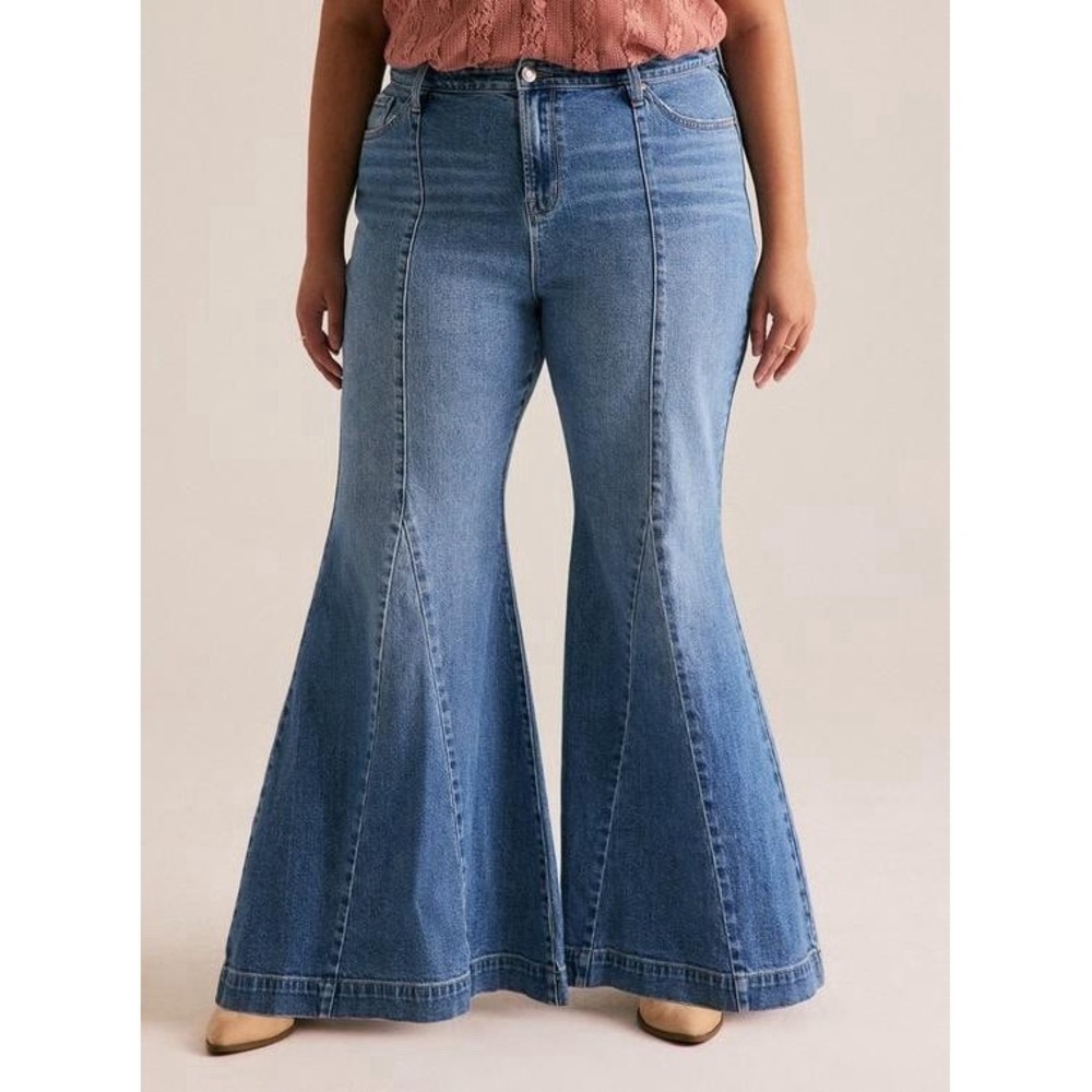 NWT Torrid Festi Jeans Plus Size 18S High Rise Super Flare Jeans